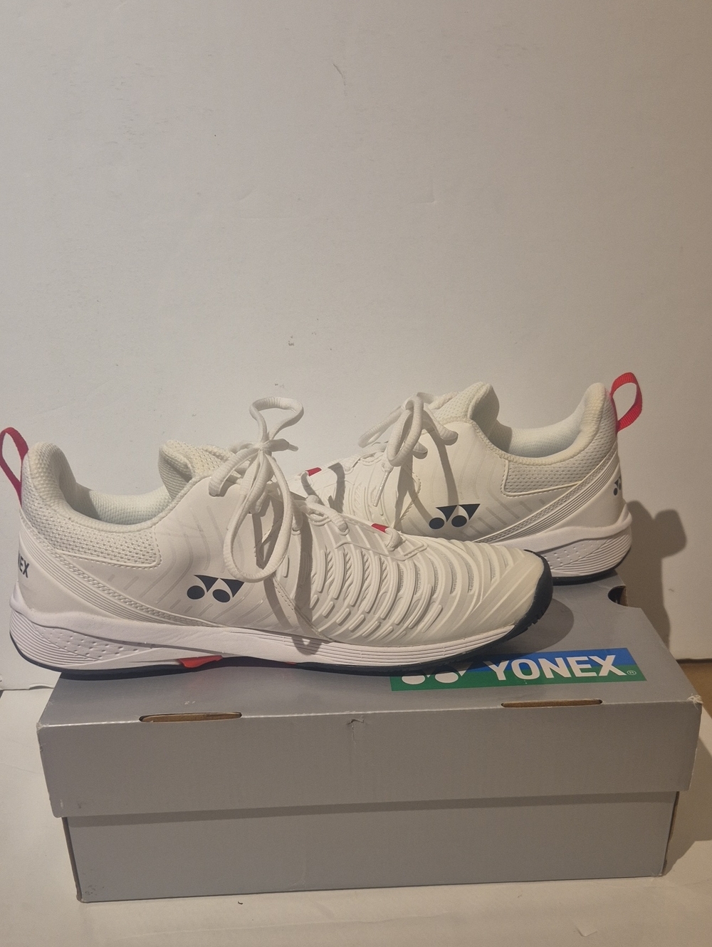 Yonex Power Cushion Sonicage 3 White/Red size 8.5 Mens